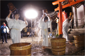 除夜祭27.13.jpg